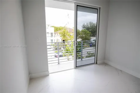 3374 Day Avenue Miami FL 33133