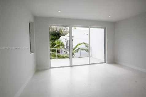 3374 Day Avenue Miami FL 33133