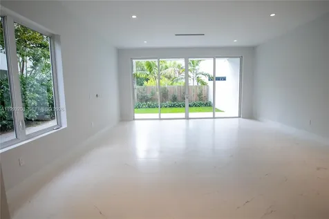 3374 Day Avenue Miami FL 33133