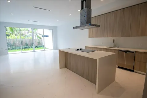 3374 Day Avenue Miami FL 33133