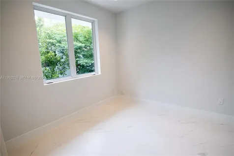 3374 Day Avenue Miami FL 33133
