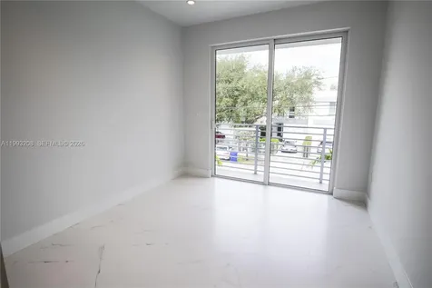 3374 Day Avenue Miami FL 33133