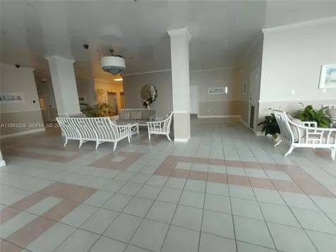 7135 Collins Avenue Miami Beach FL 33141