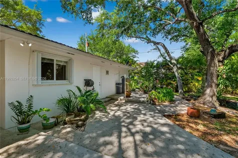 6767 SW 154th Street Palmetto Bay FL 33157