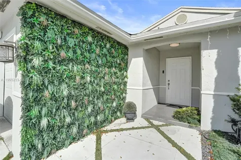 372 W Riverbend Drive Sunrise FL 33326