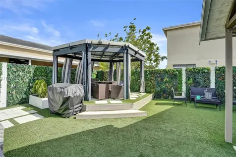 372 W Riverbend Drive Sunrise FL 33326