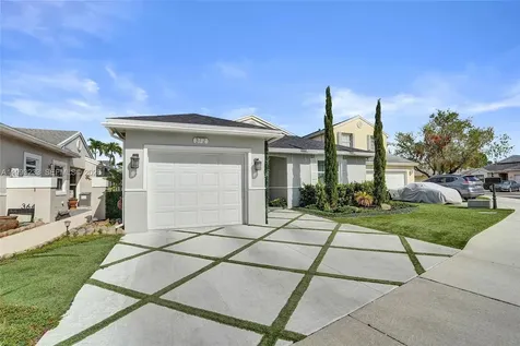 372 W Riverbend Drive Sunrise FL 33326