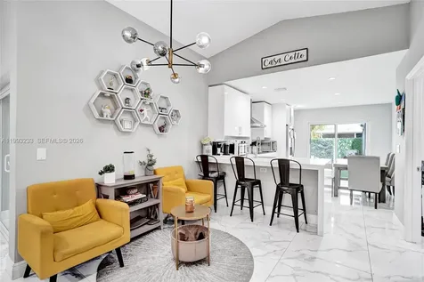 372 W Riverbend Drive Sunrise FL 33326