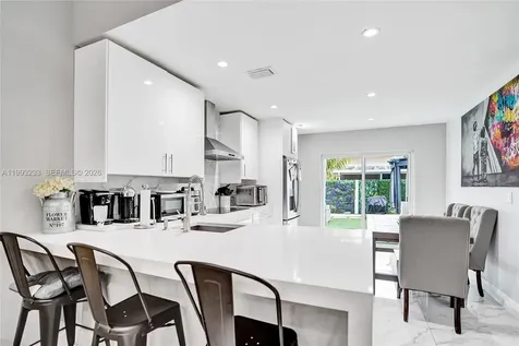 372 W Riverbend Drive Sunrise FL 33326