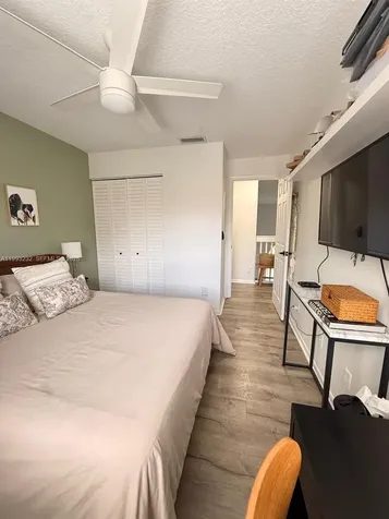 1054 SE 6th Court Dania Beach FL 33004