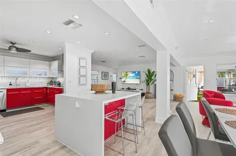 2207 NE 16th Avenue Wilton Manors FL 33305