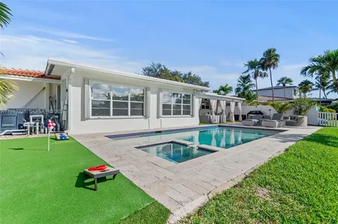2207 NE 16th Avenue Wilton Manors FL 33305