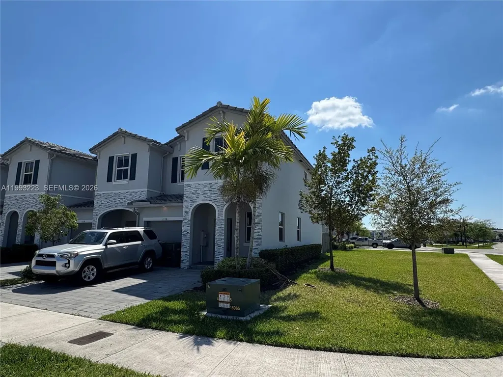1110 SE 27th Terrace Homestead FL 33035