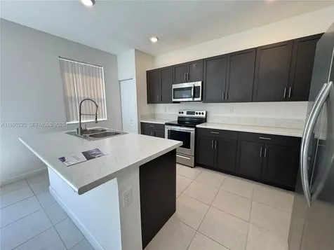 1110 SE 27th Terrace Homestead FL 33035