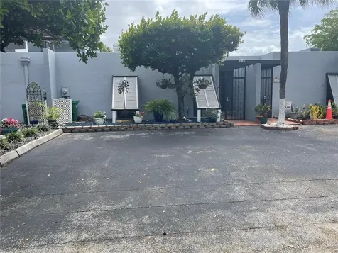 6386 Milk Wagon Lane Miami Lakes FL 33014
