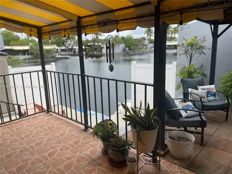 6386 Milk Wagon Lane Miami Lakes FL 33014
