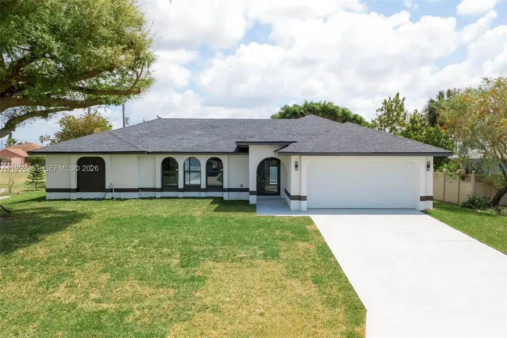4305 SW 1st Avenue Cape Coral FL 33914