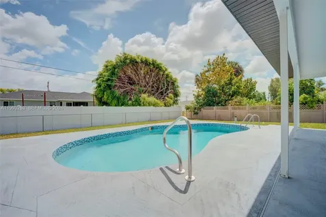4305 SW 1st Avenue Cape Coral FL 33914
