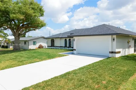 4305 SW 1st Avenue Cape Coral FL 33914