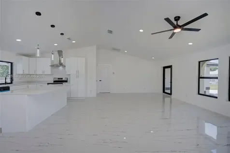 4305 SW 1st Avenue Cape Coral FL 33914