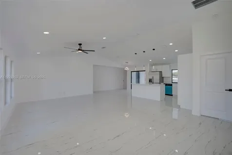 4305 SW 1st Avenue Cape Coral FL 33914