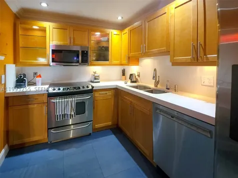 401 Golden Isles Drive Hallandale Beach FL 33009