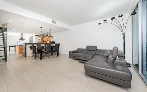 2950 NE 188th Street Aventura FL 33180
