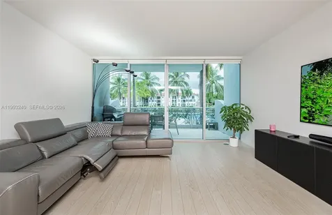 2950 NE 188th Street Aventura FL 33180