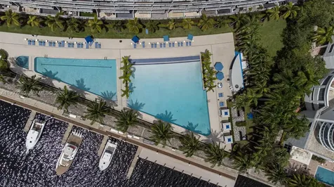 2950 NE 188th Street Aventura FL 33180
