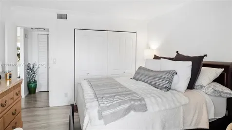 20301 W Country Club Drive Aventura FL 33180
