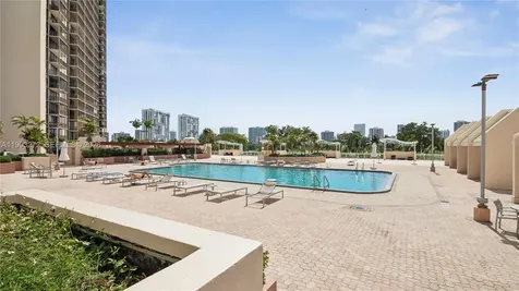 20301 W Country Club Drive Aventura FL 33180