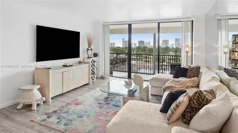 20301 W Country Club Drive Aventura FL 33180