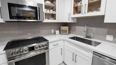20301 W Country Club Drive Aventura FL 33180