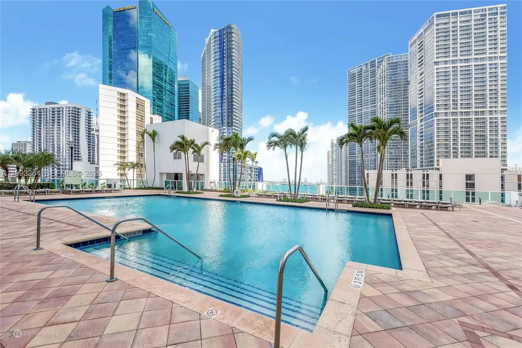31 SE 5th Street Miami FL 33131