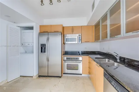 31 SE 5th Street Miami FL 33131