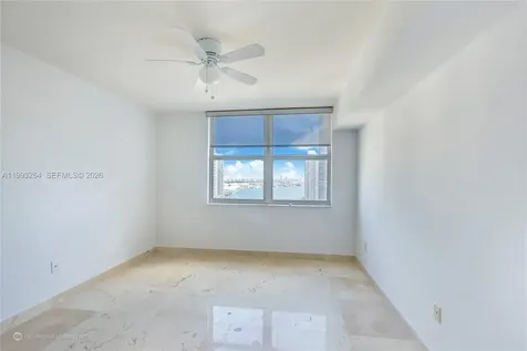 31 SE 5th Street Miami FL 33131