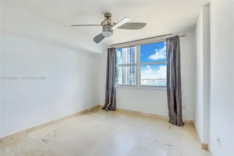31 SE 5th Street Miami FL 33131