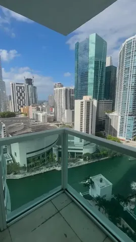 31 SE 5th Street Miami FL 33131