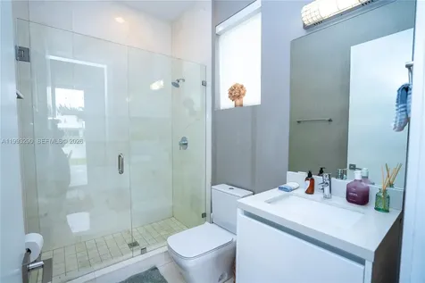 10272 NW 75th Terrace Doral FL 33178