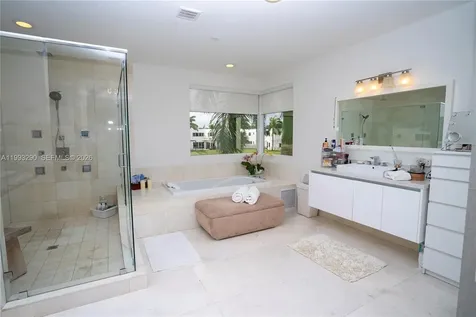 10272 NW 75th Terrace Doral FL 33178