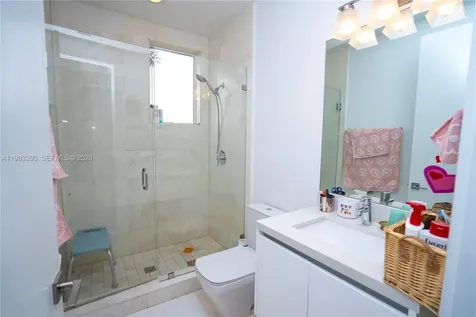 10272 NW 75th Terrace Doral FL 33178