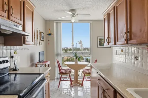 1688 West Avenue Miami Beach FL 33139