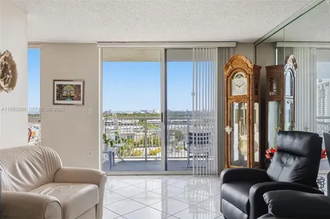 1688 West Avenue Miami Beach FL 33139