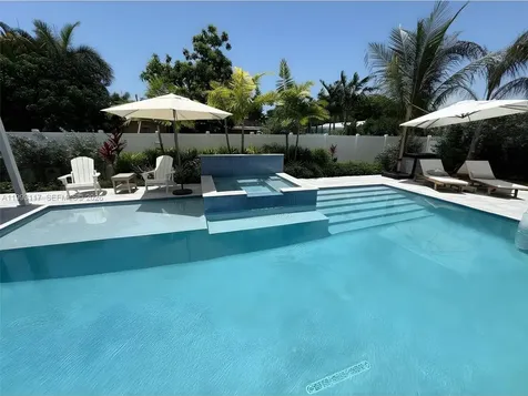 426 SE 3rd Street Dania Beach FL 33004