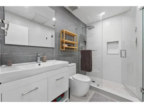 426 SE 3rd Street Dania Beach FL 33004