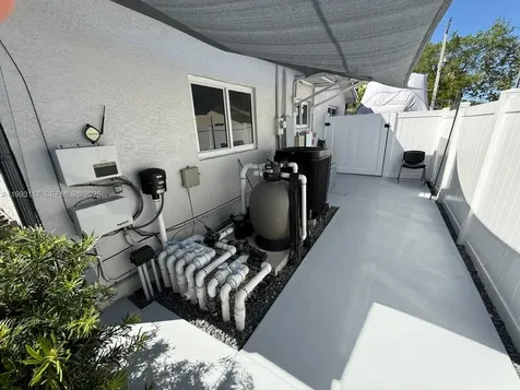 426 SE 3rd Street Dania Beach FL 33004