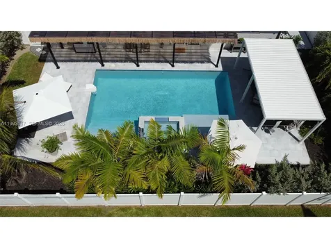 426 SE 3rd Street Dania Beach FL 33004