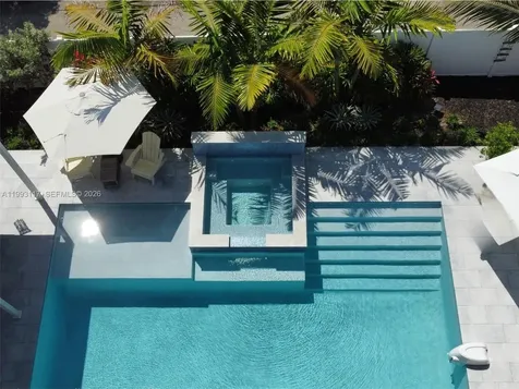 426 SE 3rd Street Dania Beach FL 33004