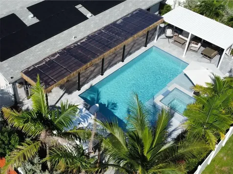 426 SE 3rd Street Dania Beach FL 33004