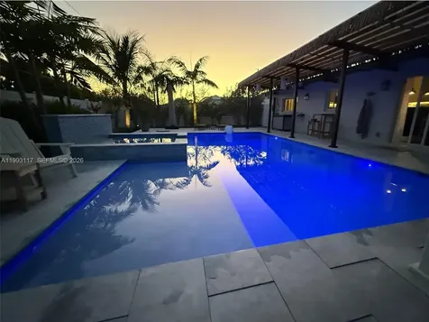 426 SE 3rd Street Dania Beach FL 33004